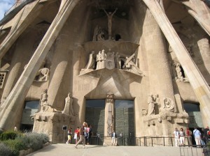Close-up of central sculpture